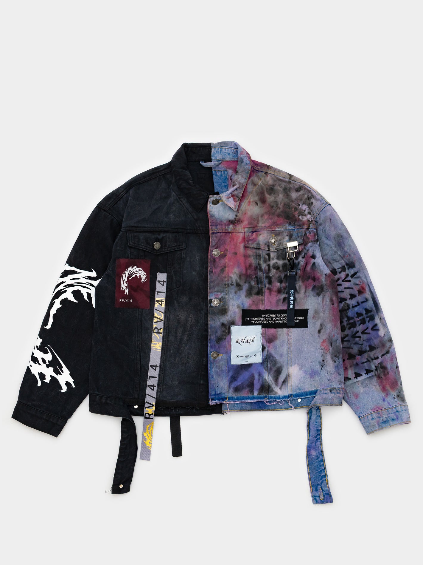 Handveredelte 1-of-1 Jeansjacke mit Distress-Elementen und Scared To Die Branding – RVNDM Archive.