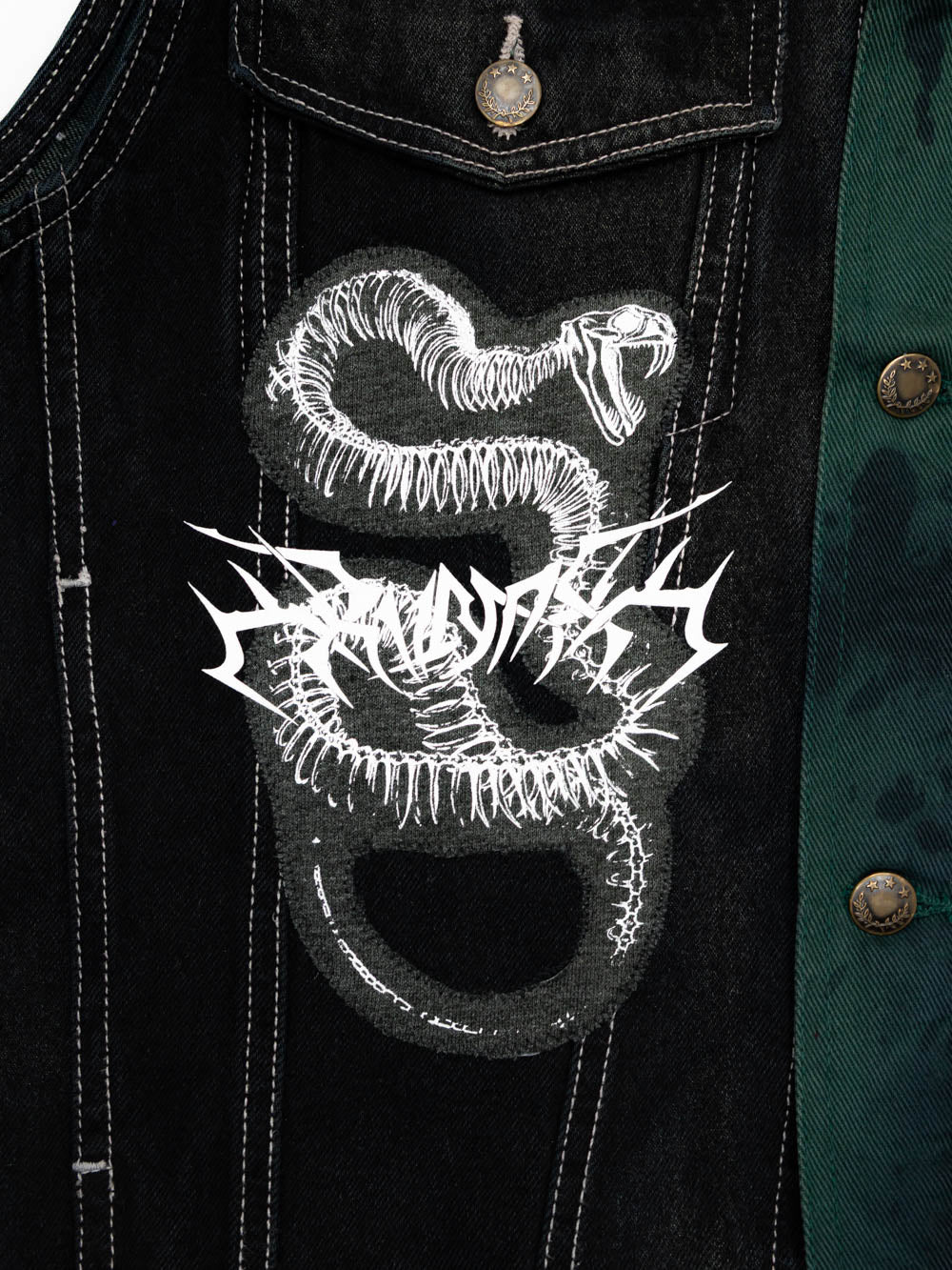 venomous snake - Denim Jacket (M)