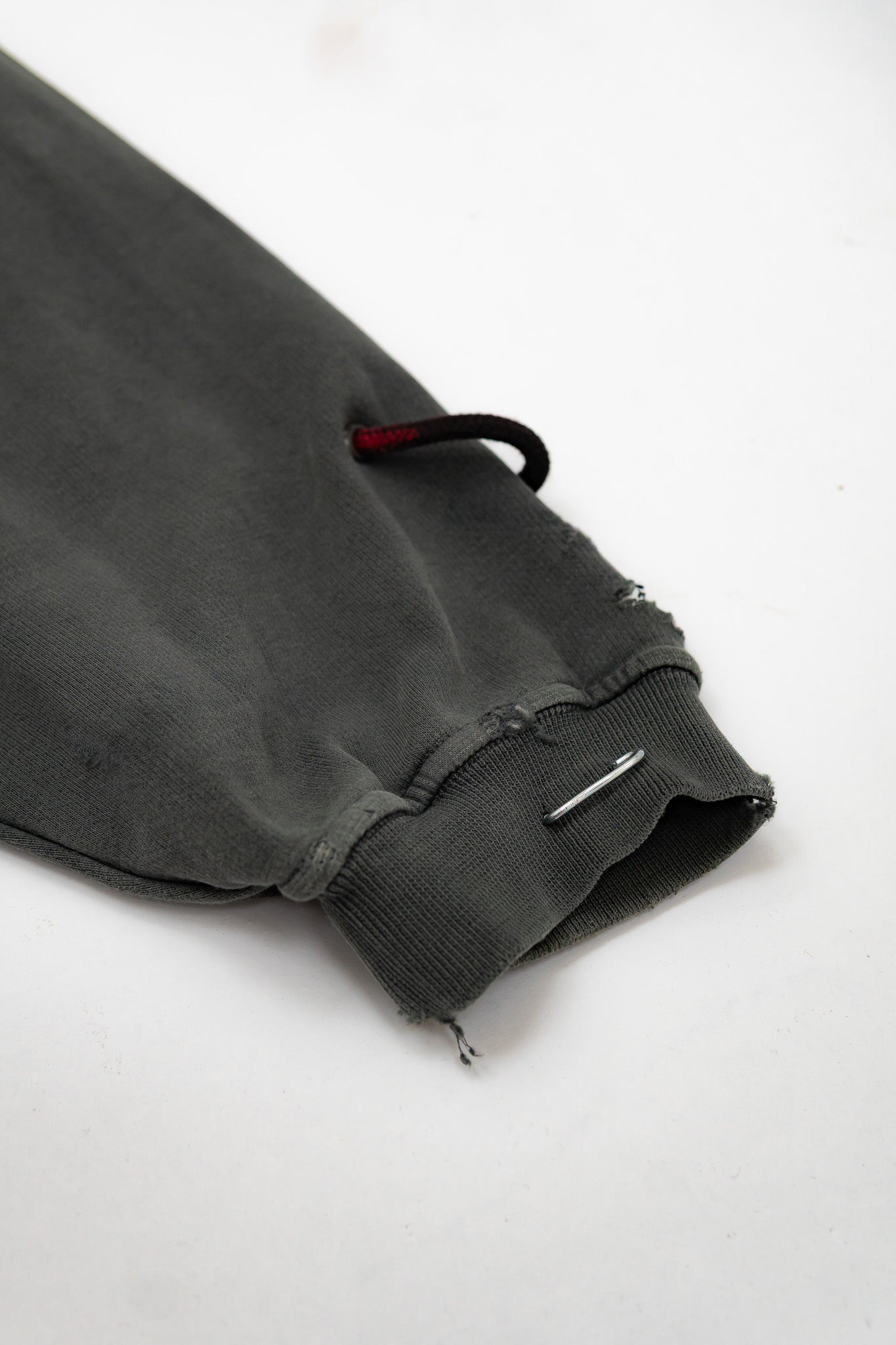 obdurate - crewneck (M)