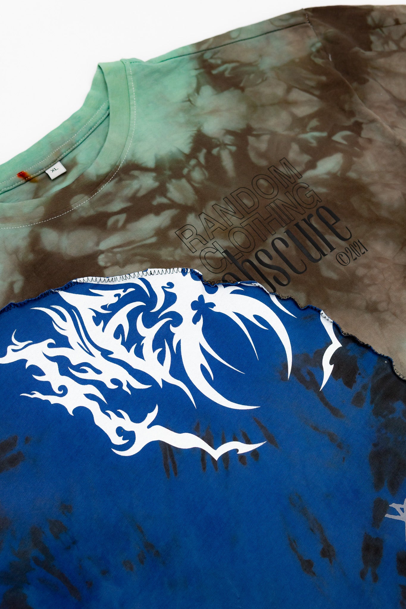 unfamiliar - T-Shirt (XL)