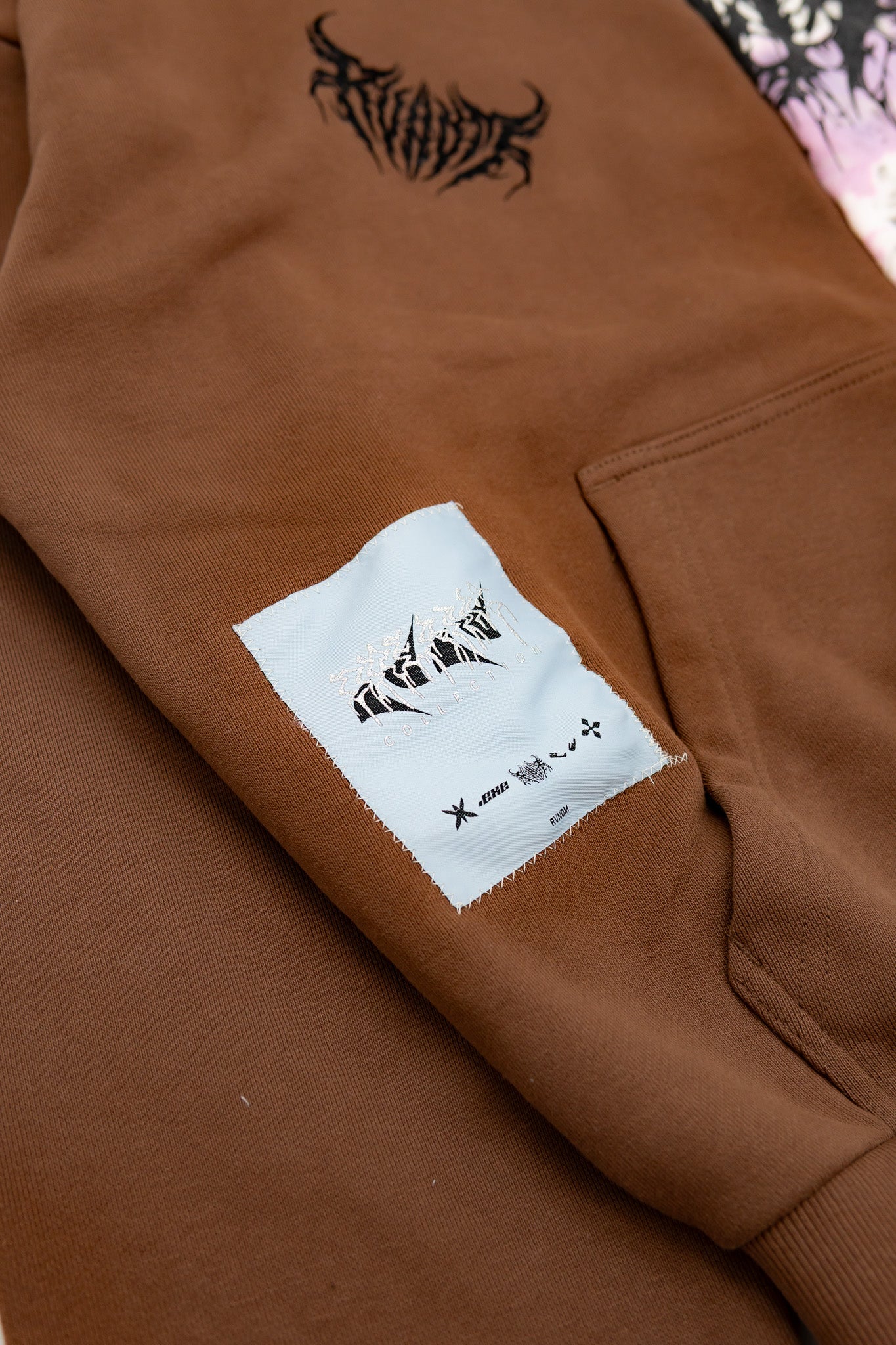 hidden views - hoodie (M)