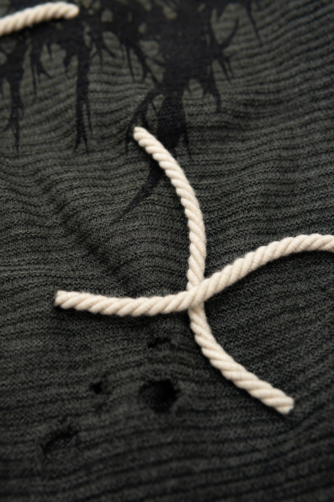lace - crewneck (L)