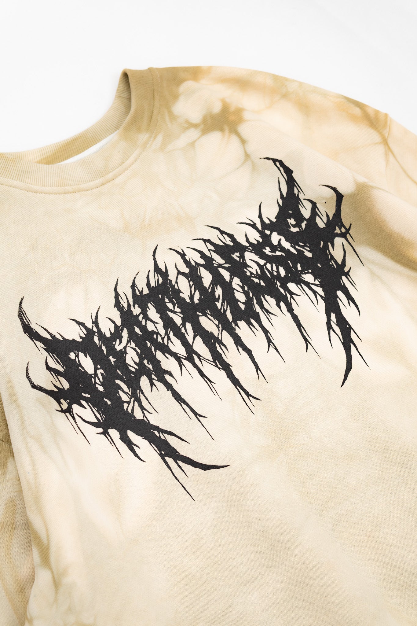 written in sand - crewneck (L)