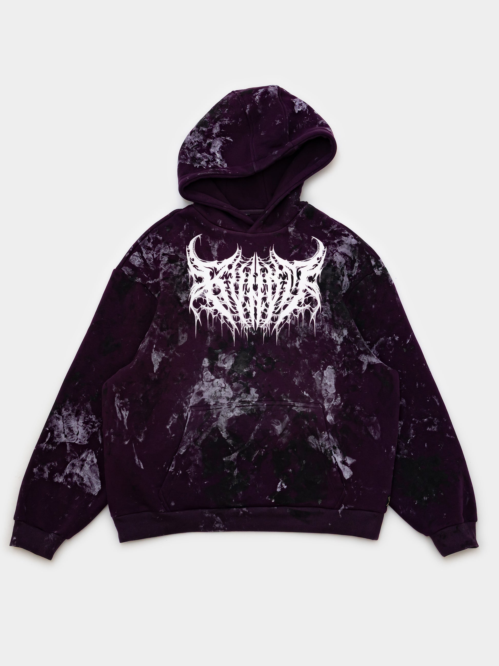 Vorderansicht des violetten Lucid Nightmare Hoodies mit weißem Grafik-Print und handgefertigtem Stoffmuster.